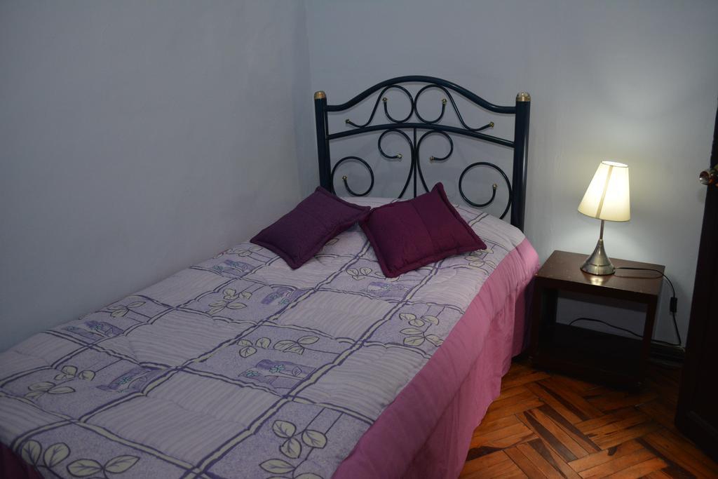 Habitación Individual con baño compartido